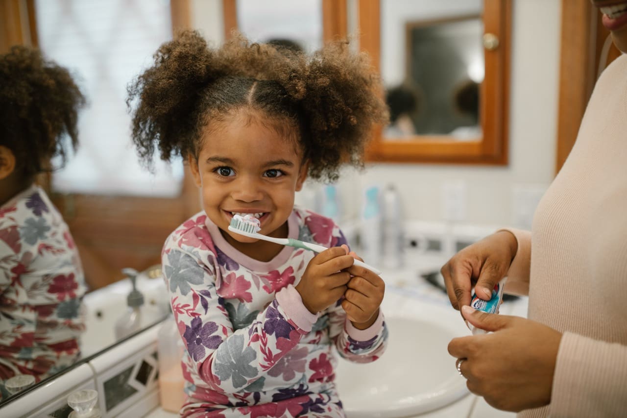 tips to help your toddler brush their teeth